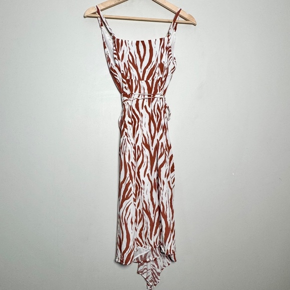 REVOLVE Rails Frida Sleeveless Midi Wrap Dress in Rust Zebra Sz M - Picture 6 of 8